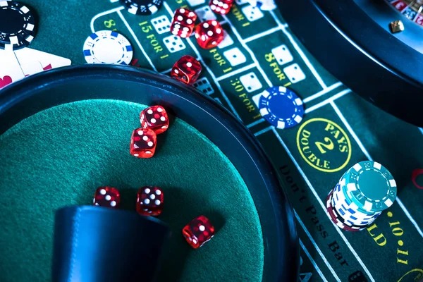 Comparison of luxury88 login app features: live dealer streaming, payment options, and account security