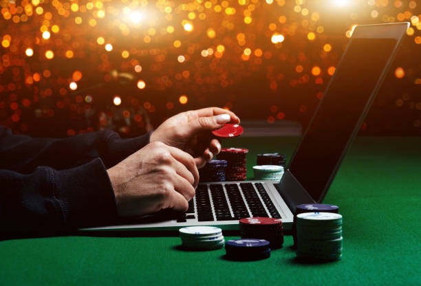Live dealer table with multiple camera angles at luxury88 login